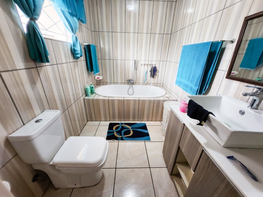 4 Bedroom Property for Sale in Stilfontein Ext 4 North West
